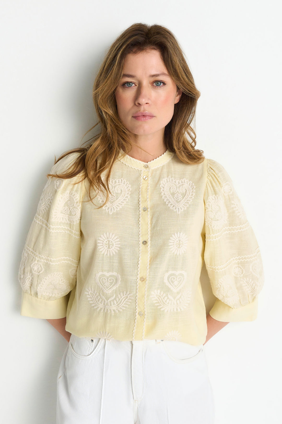 Musselin embroidery blouse, soft butter 150 Bild 3