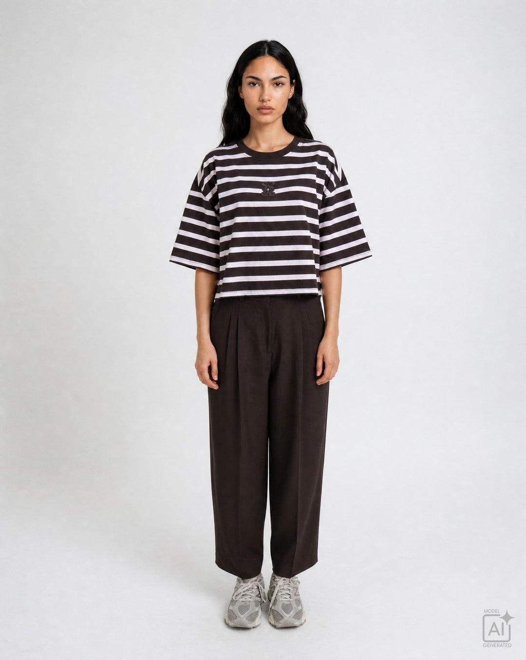 BOXY CROPPED T-SHIRT ANAGRAM STRIPE, DARK CHOC 913 Bild 1
