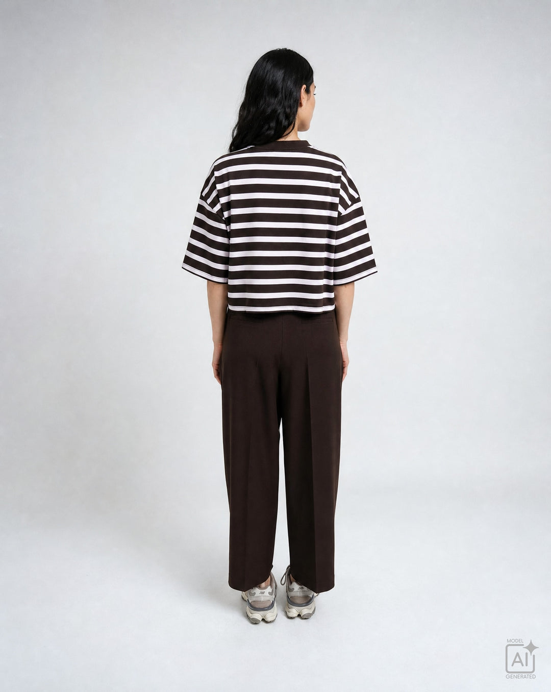 BOXY CROPPED T-SHIRT ANAGRAM STRIPE, DARK CHOC 913 Bild 2