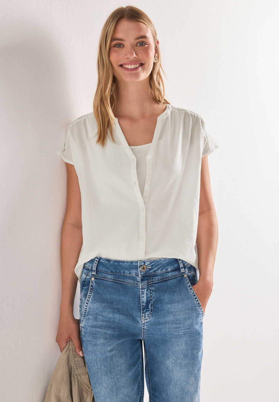 Buttoned splitneck blouse w ta, off white 10108 Bild 3