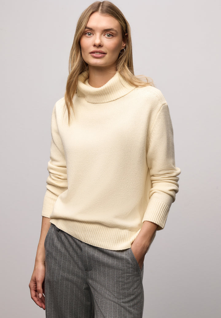 cosy sweater with roll-neck, soft beige 16351 Bild 7
