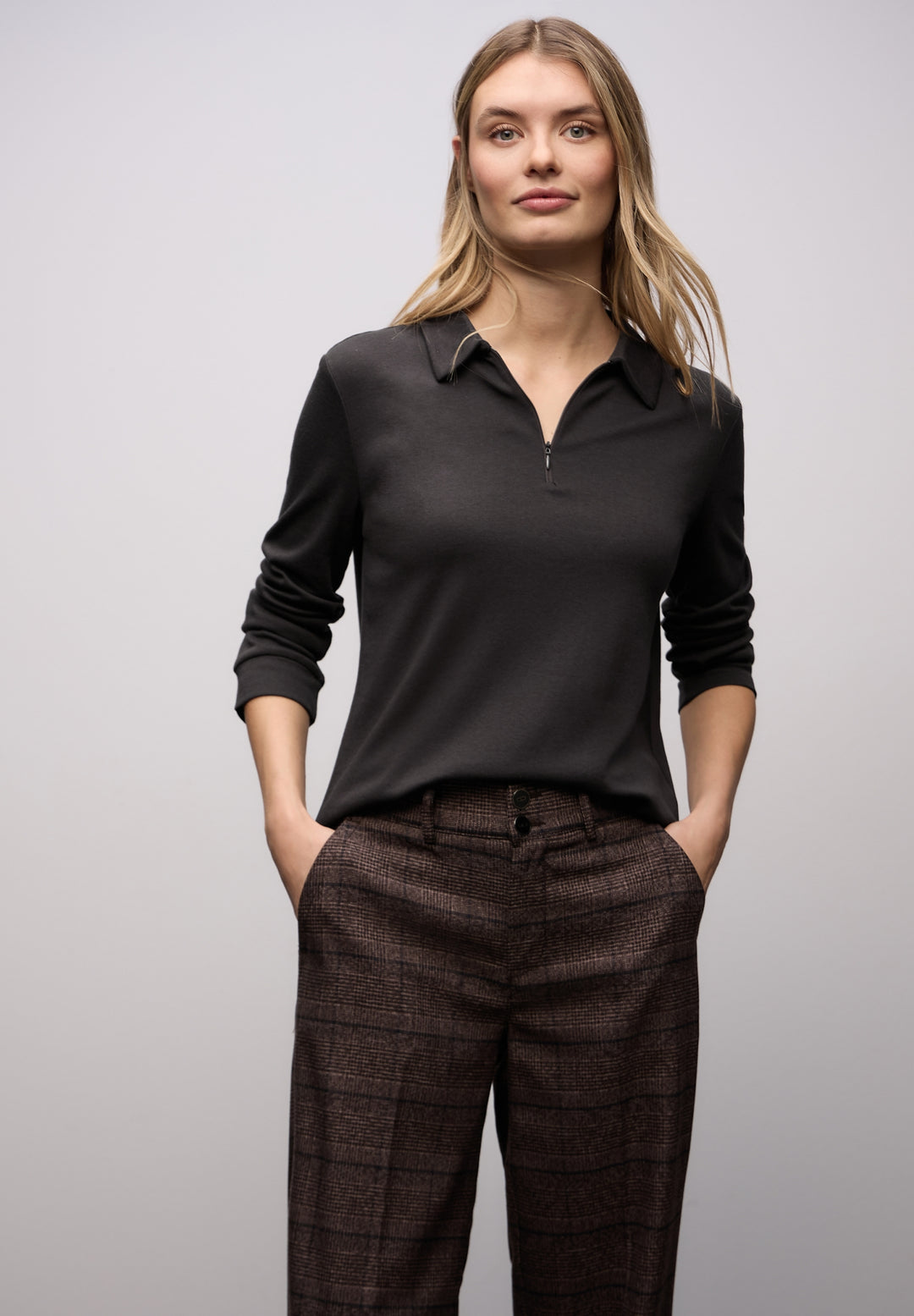 LTD QR basic polo shirt w.zipp, darkest brown 17103 Bild 7