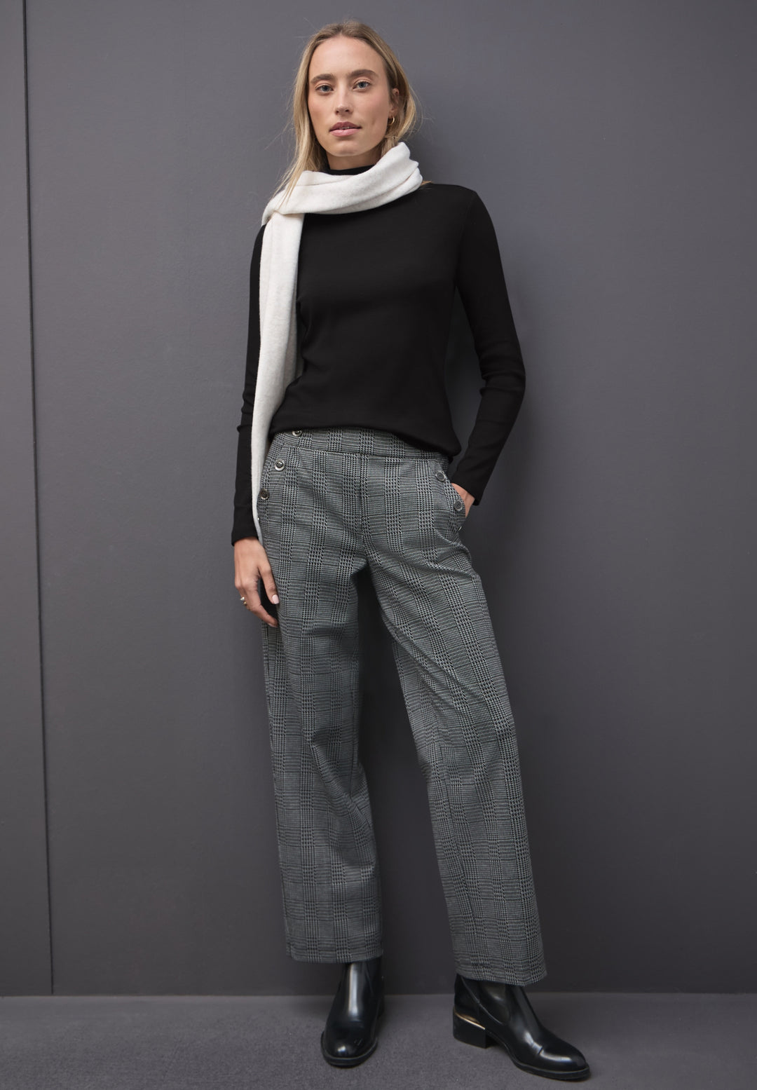 LTD QR basic rib roll neck shi, Black 10001 Bild 6