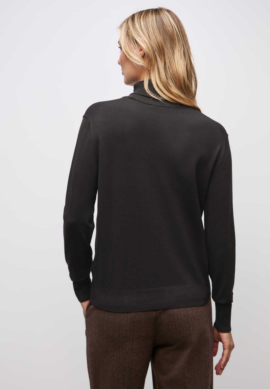 LTD QR_basic roll-neck, darkest brown 17103 Bild 4