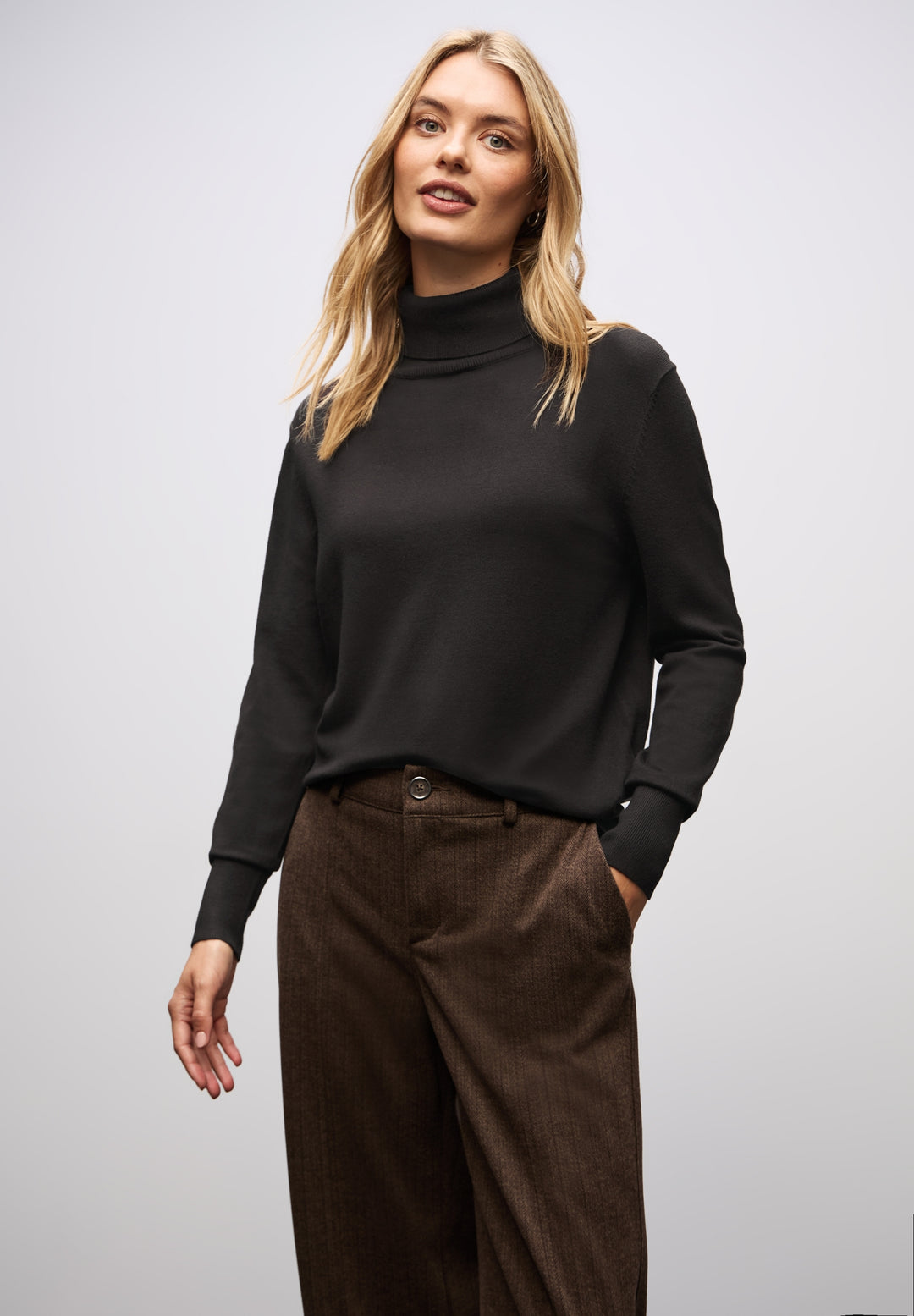 LTD QR_basic roll-neck, darkest brown 17103 Bild 5