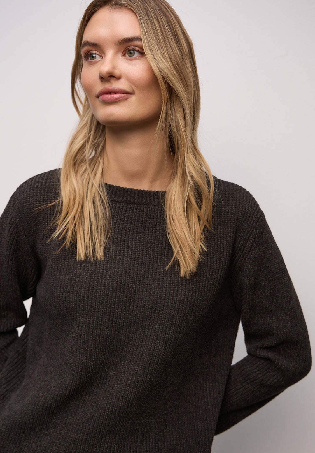 LTD QR_chenille sweater, darkest brown 17103 Bild 6