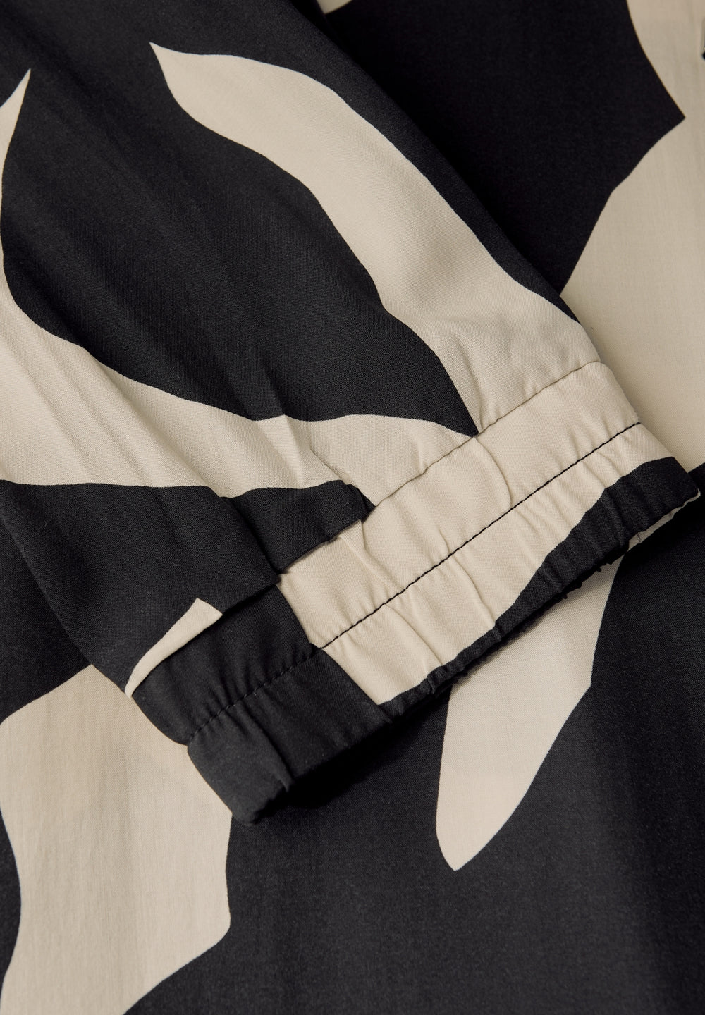 LTD QR Midi Dress_AOP, whale tail grey 25931 Bild 2