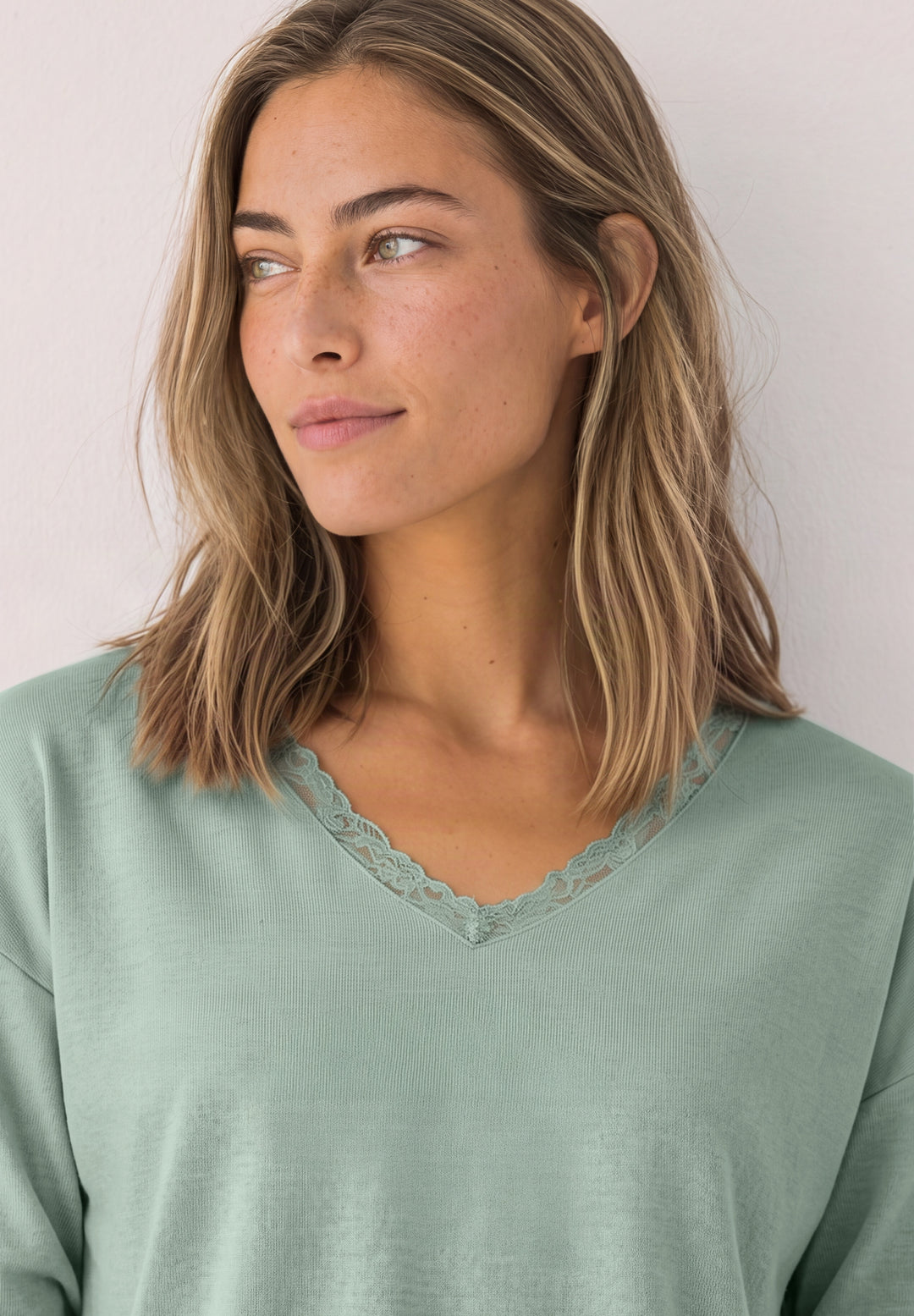 LTD QR soft shirt w.lace colla, eucalyptus green 18100 Bild 6