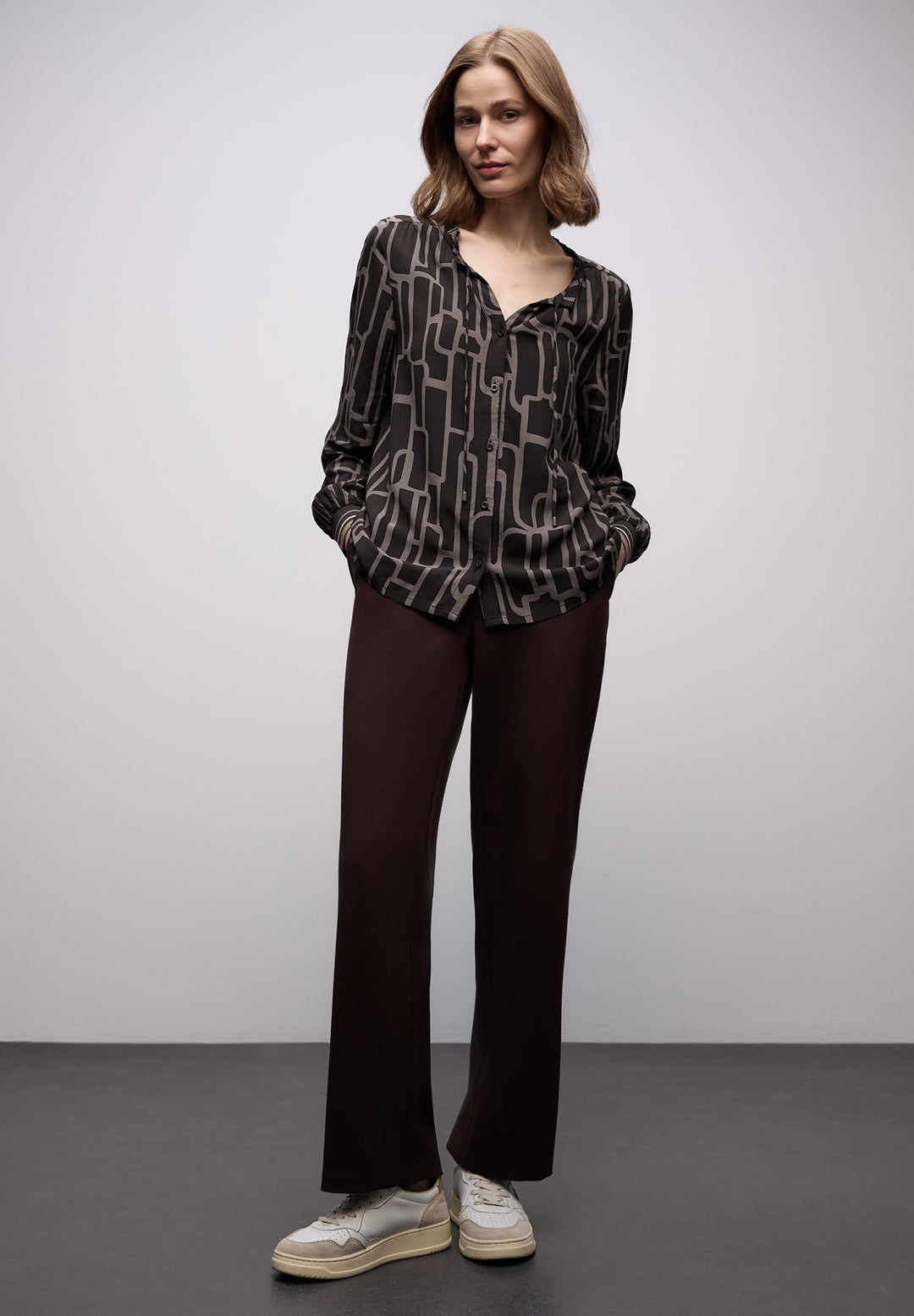 LTD QR Tunic blouse w tapes AO, darkest brown 27103 Bild 6