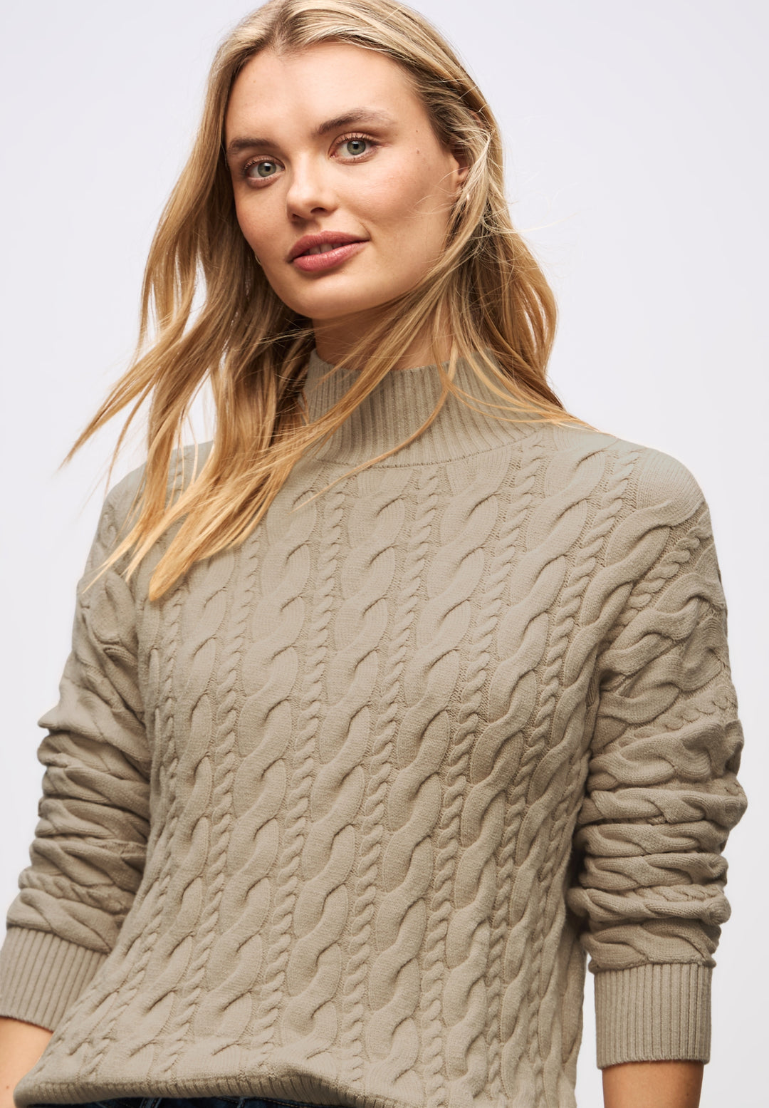 LTD QR_turtle neck cable sweat, sanded beige 16871 Bild 3