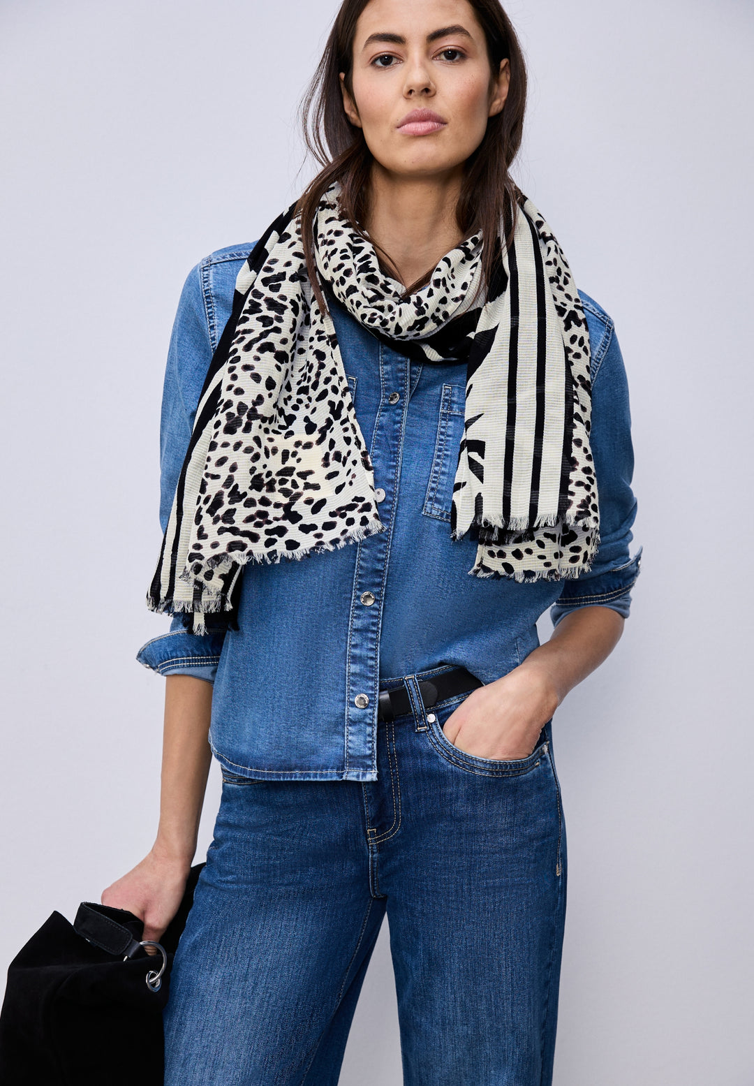 OP_Printed Textured Longscarf, Black 30001 Bild 5