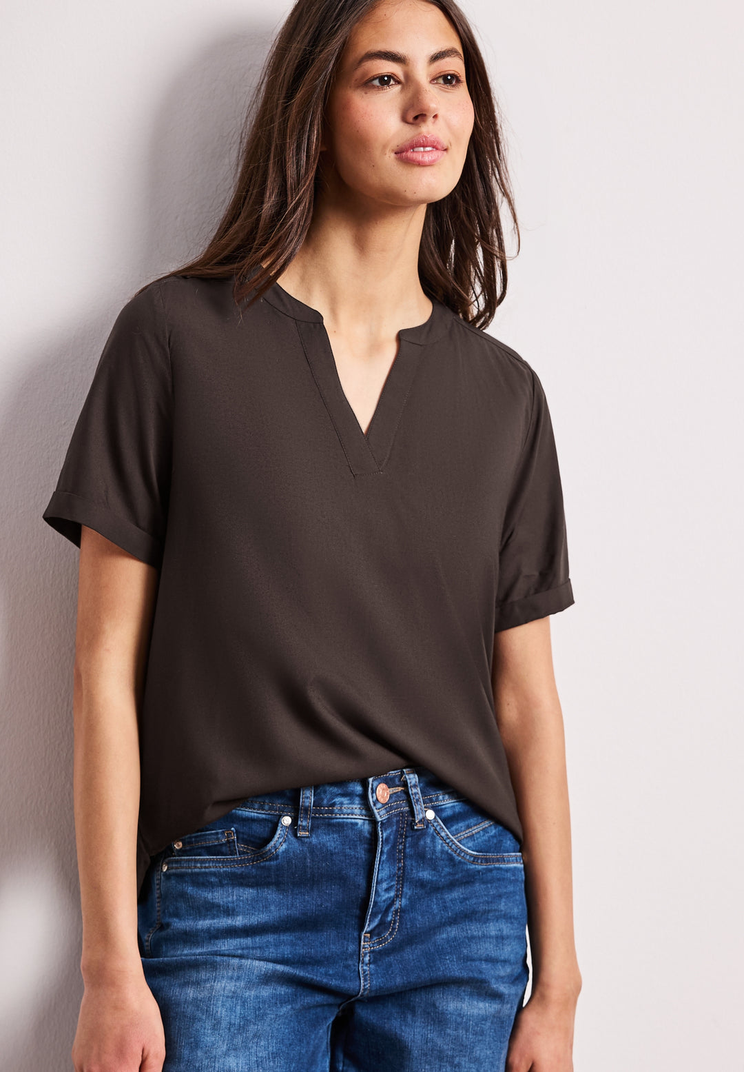 QR Splitneck blouse w turn-up, espresso brown 17276 Bild 6