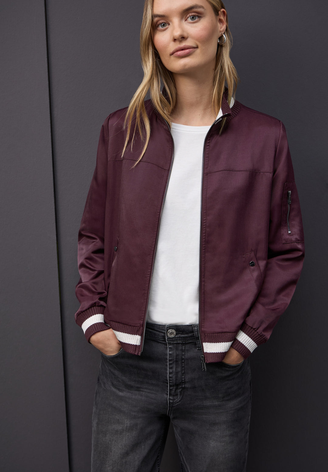 Satin Bomber Blouson Jkt w. Kn, jazz berry 17151 Bild 3