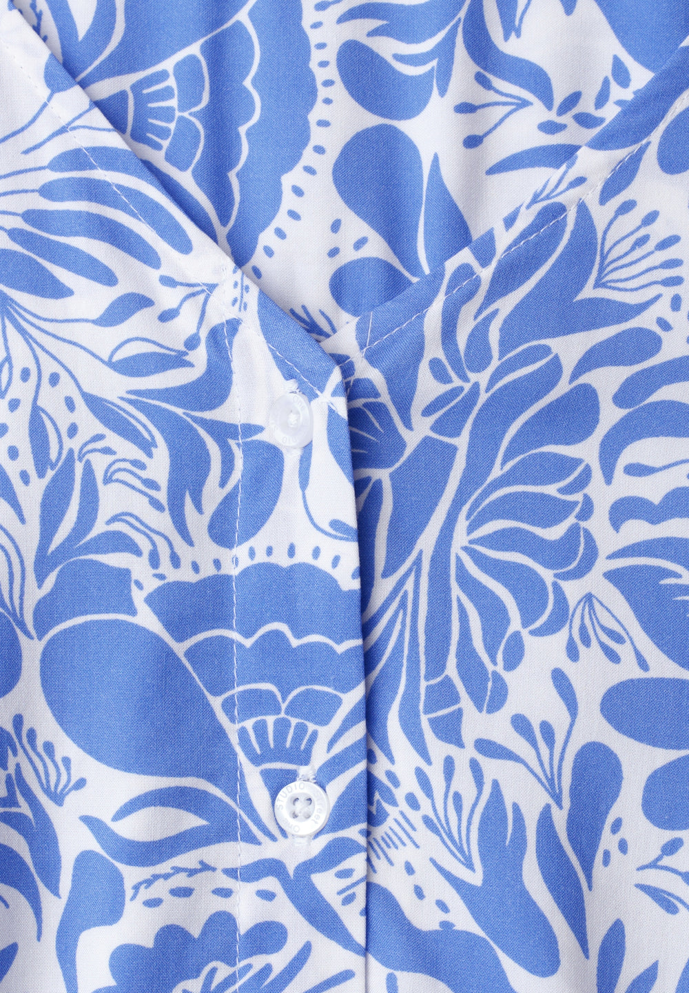 Buttoned V-neck blouse, eventide blue 27728 Bild 2