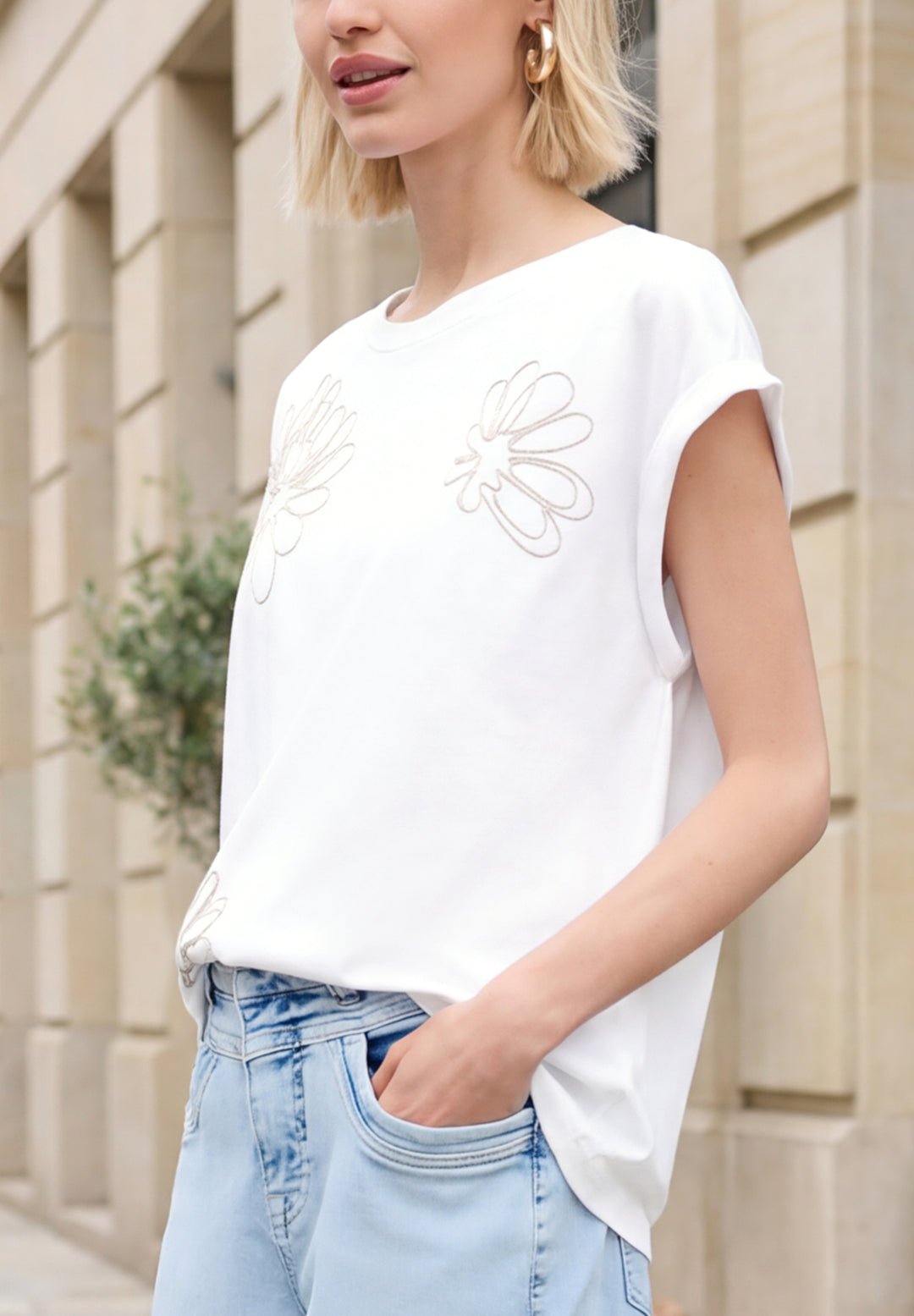 embroidered flower shirt, White 20000 Bild 3