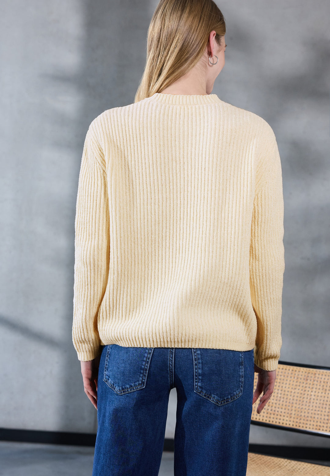 LTD QR Studio_chenille sweater, soft beige 16351 Bild 4