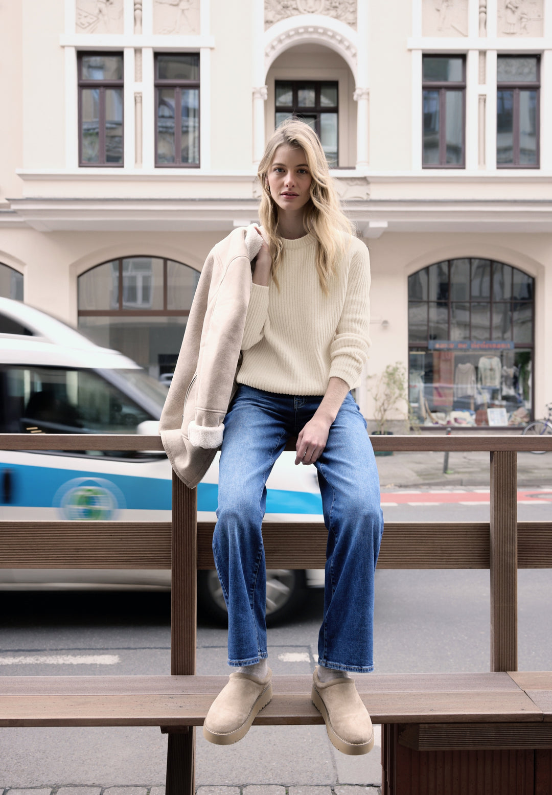 LTD QR Studio_chenille sweater, soft beige 16351 Bild 5