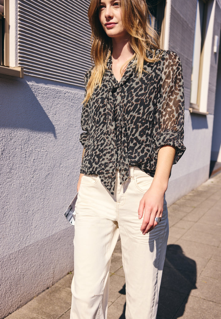LTD QR Studio_Chiffon v-neck b, Black 30001 Bild 6