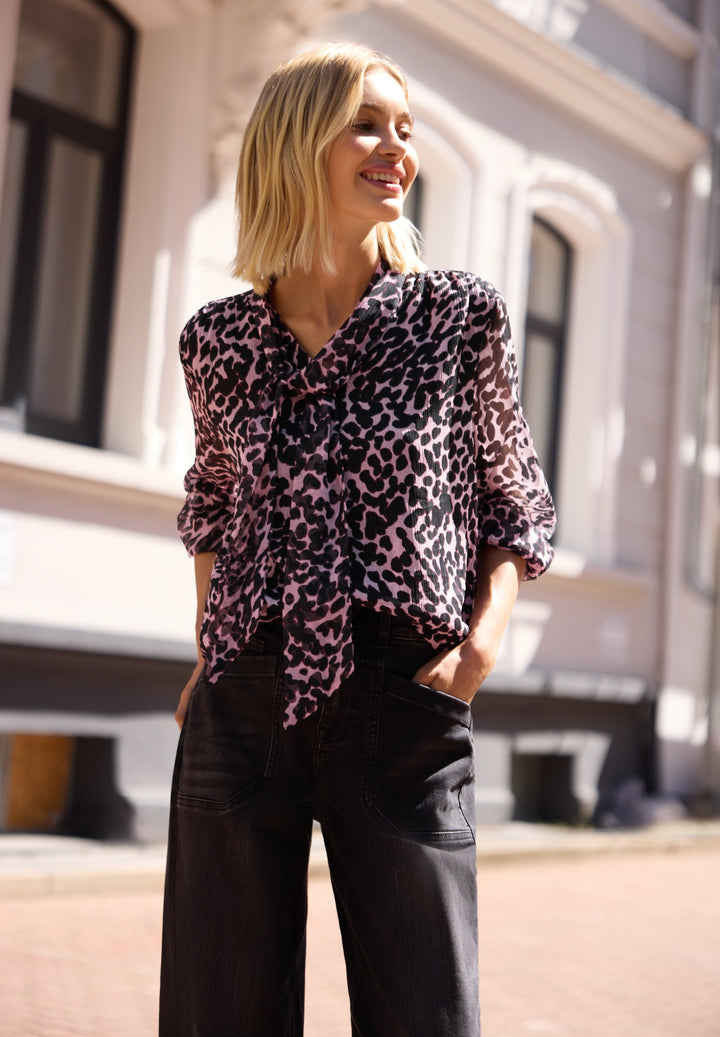 LTD QR Studio_Chiffon v-neck b, pearly rose 37881 Bild 3
