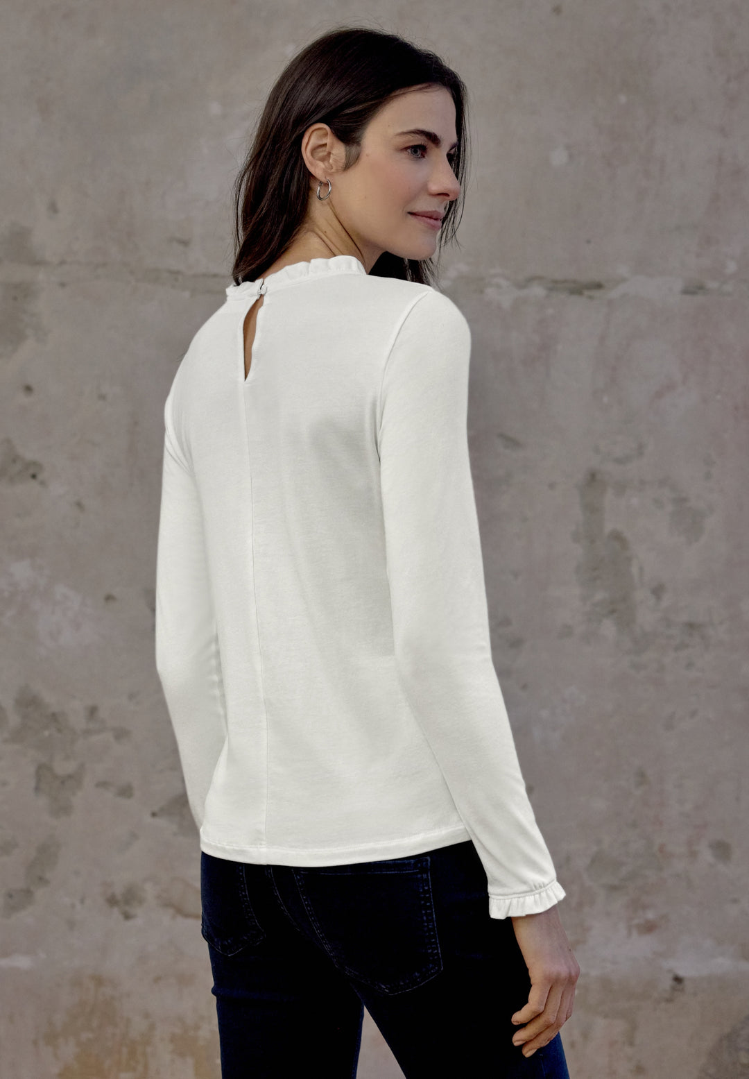 LTD QR_Studio_frill neck basic, off white 10108 Bild 4