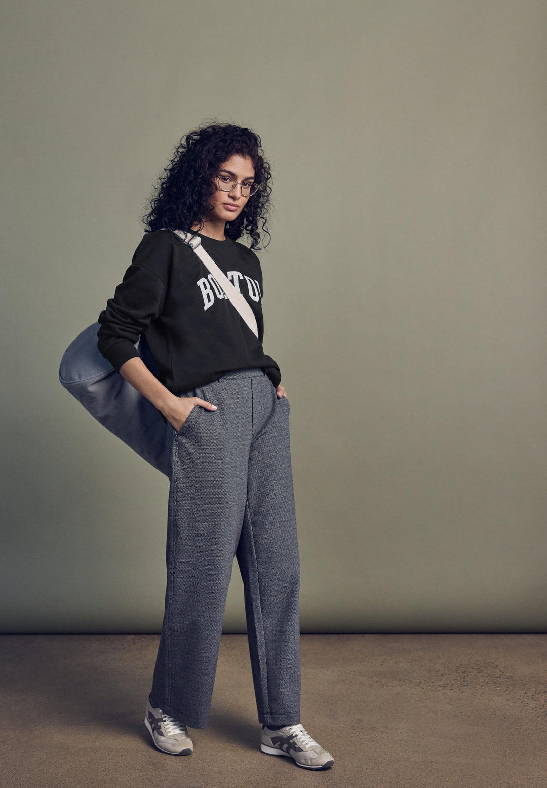 LTD QR Studio Loose Fit Crewne, Black 20001 Bild 3