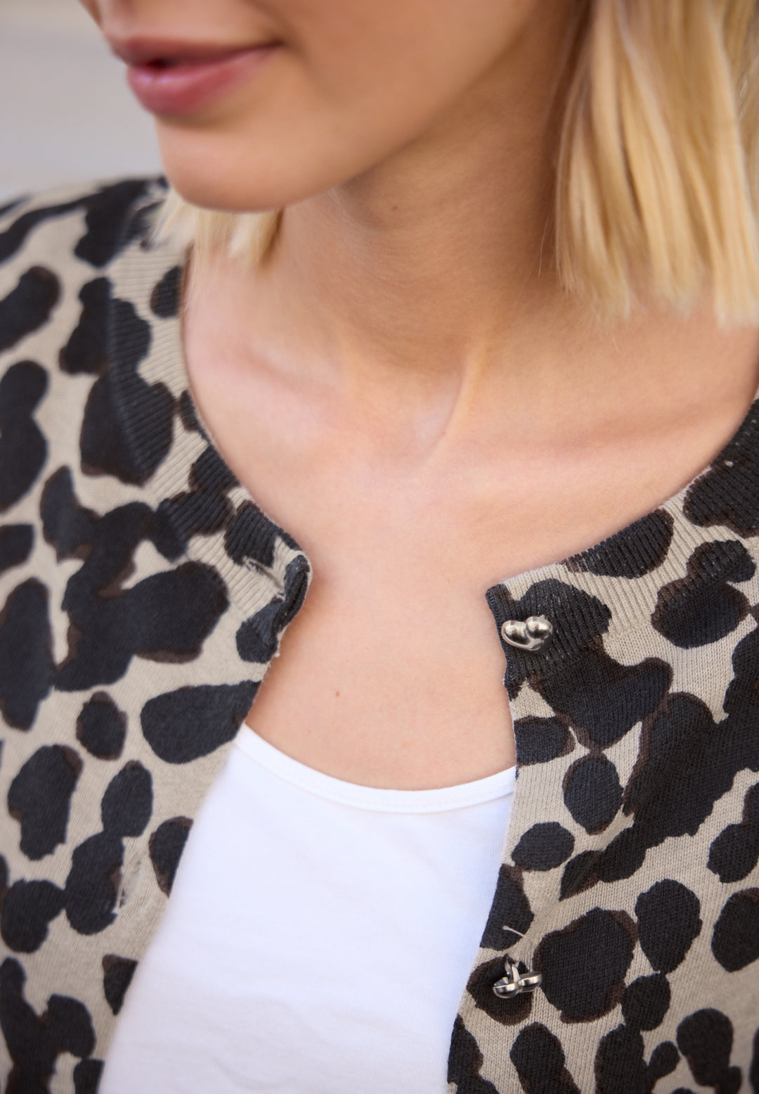 LTD QR Studio_Printed cardigan, light biscuit sand mel. 37852 Bild 6