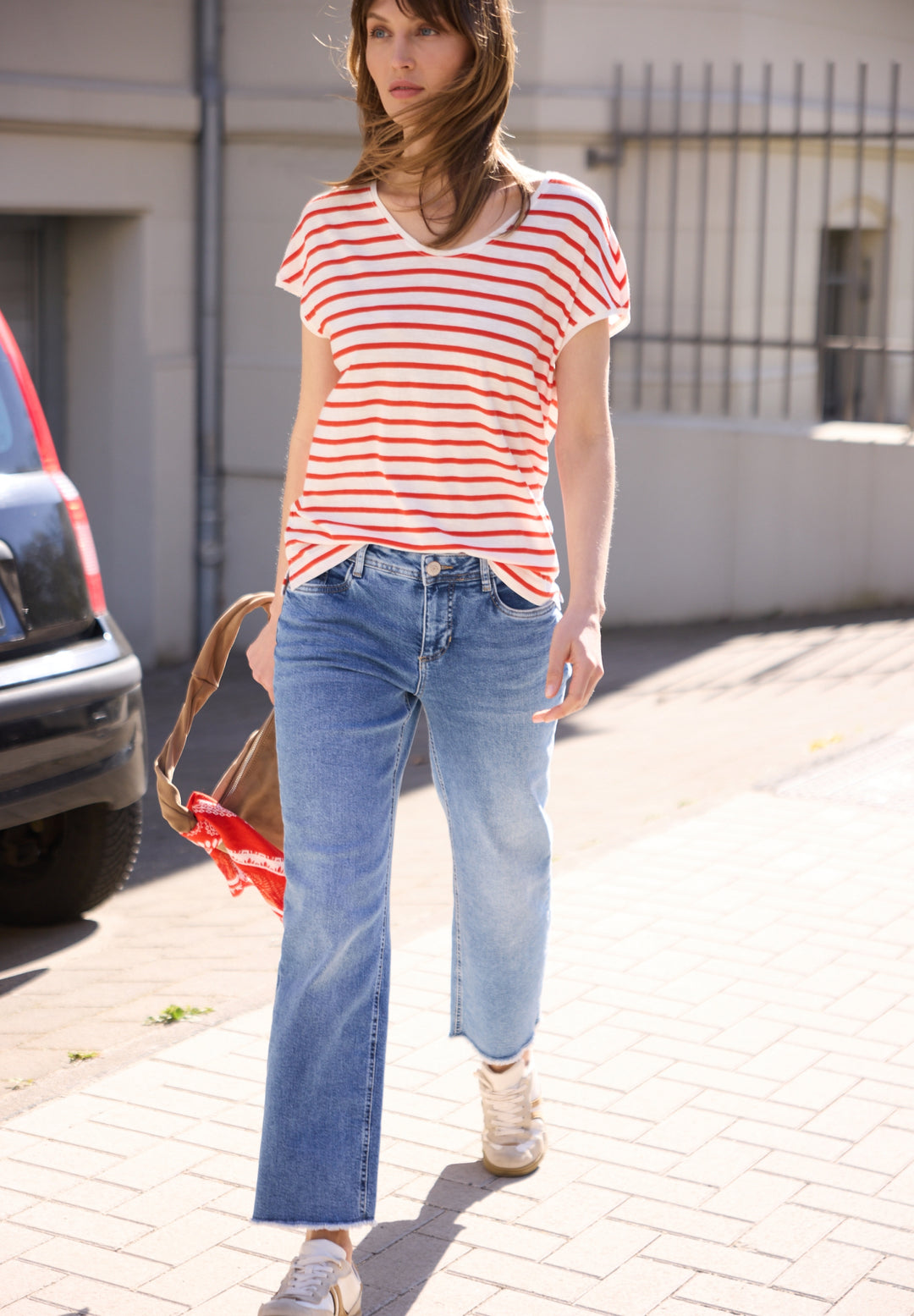 LTD QR_Studio_yds v-neck shirt, chili red 27288 Bild 3