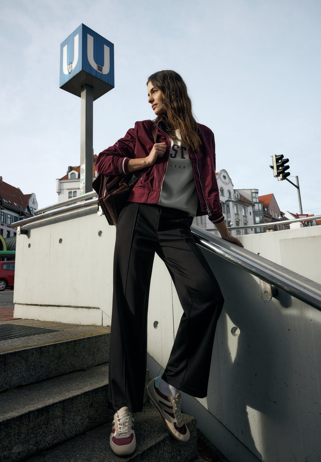 Studio_Wide leg Twill MW, Black 10001 Bild 5
