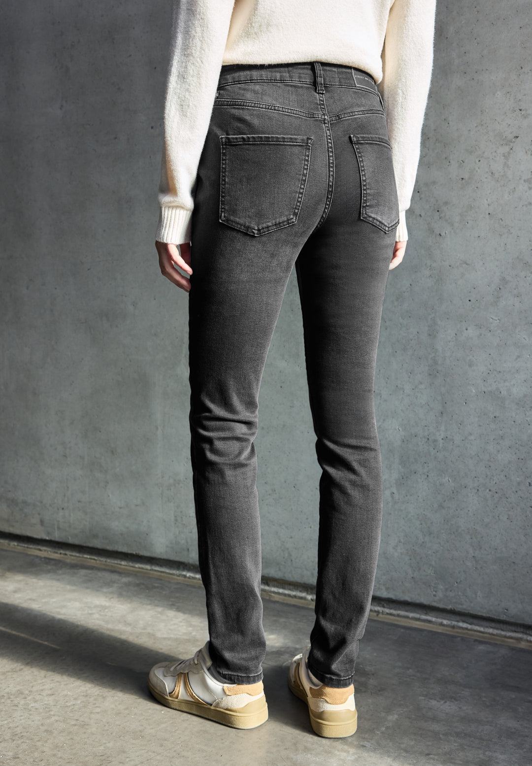 Style QR_Studio_Denim-Skinny,s, black washed 16418 Bild 4