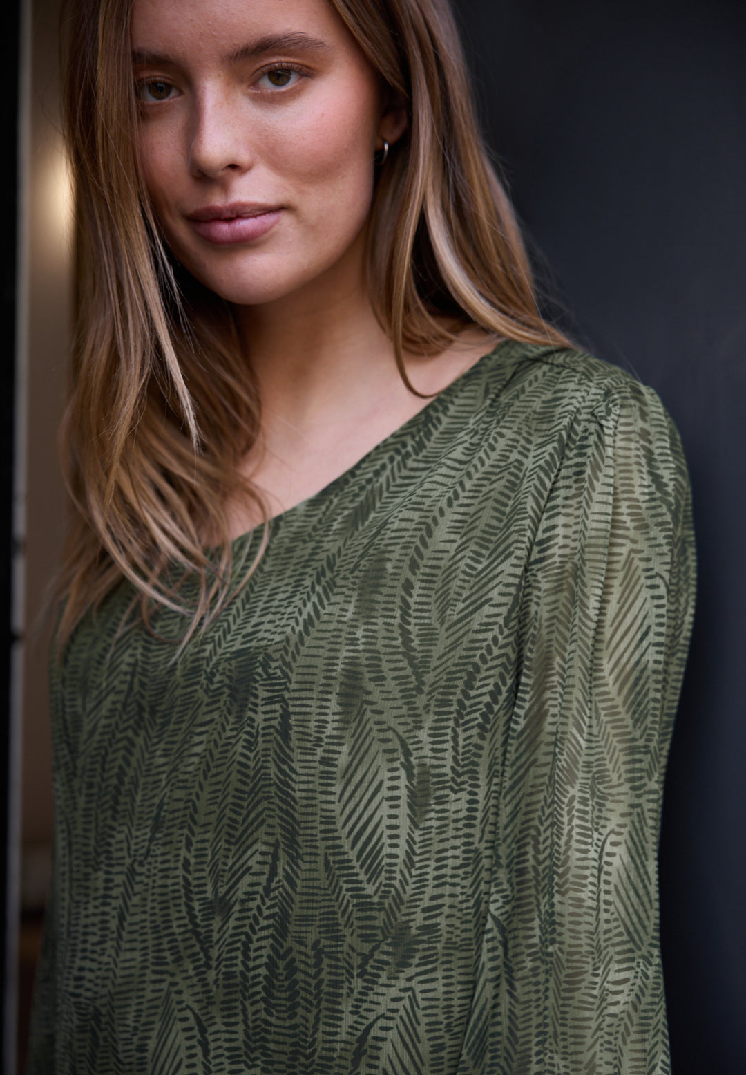 Vneck Chiffon tunic blouse w g, oil green 36303 Bild 3