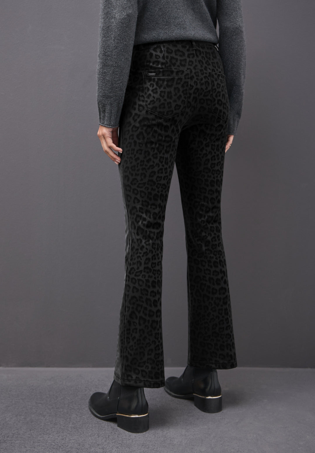 Style_York Bootcut Leo Coating, Black 20001 Bild 4