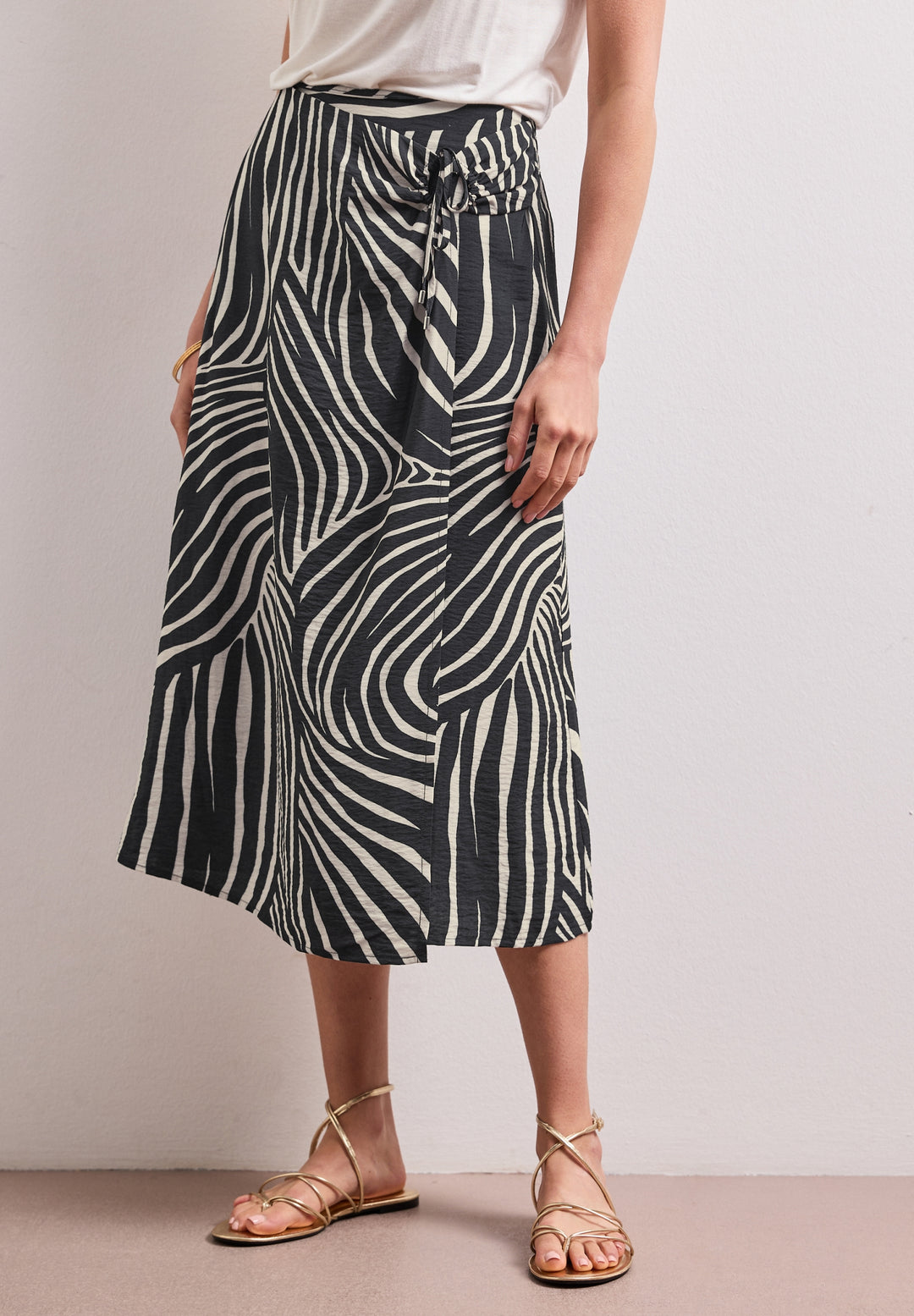 Viscose Wrap Skirt_AOP, Black 20001 Bild 3
