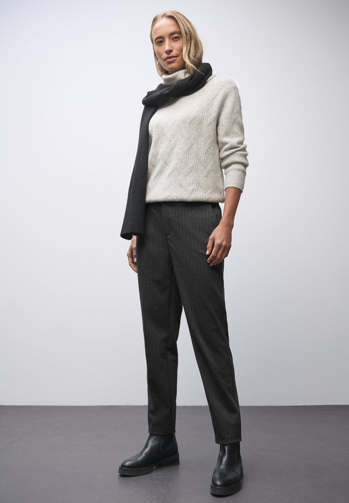 VVM LTD QR Style Chino Fishbon, Black 20001 Bild 5