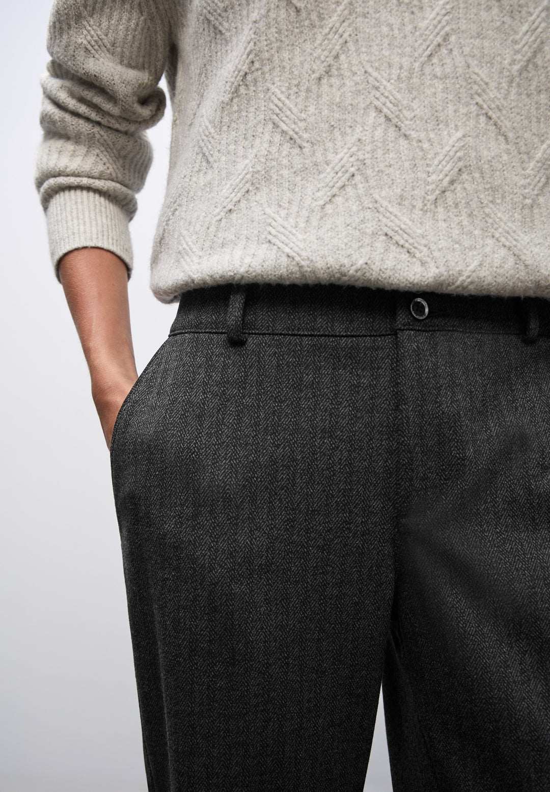 VVM LTD QR Style Chino Fishbon, Black 20001 Bild 6