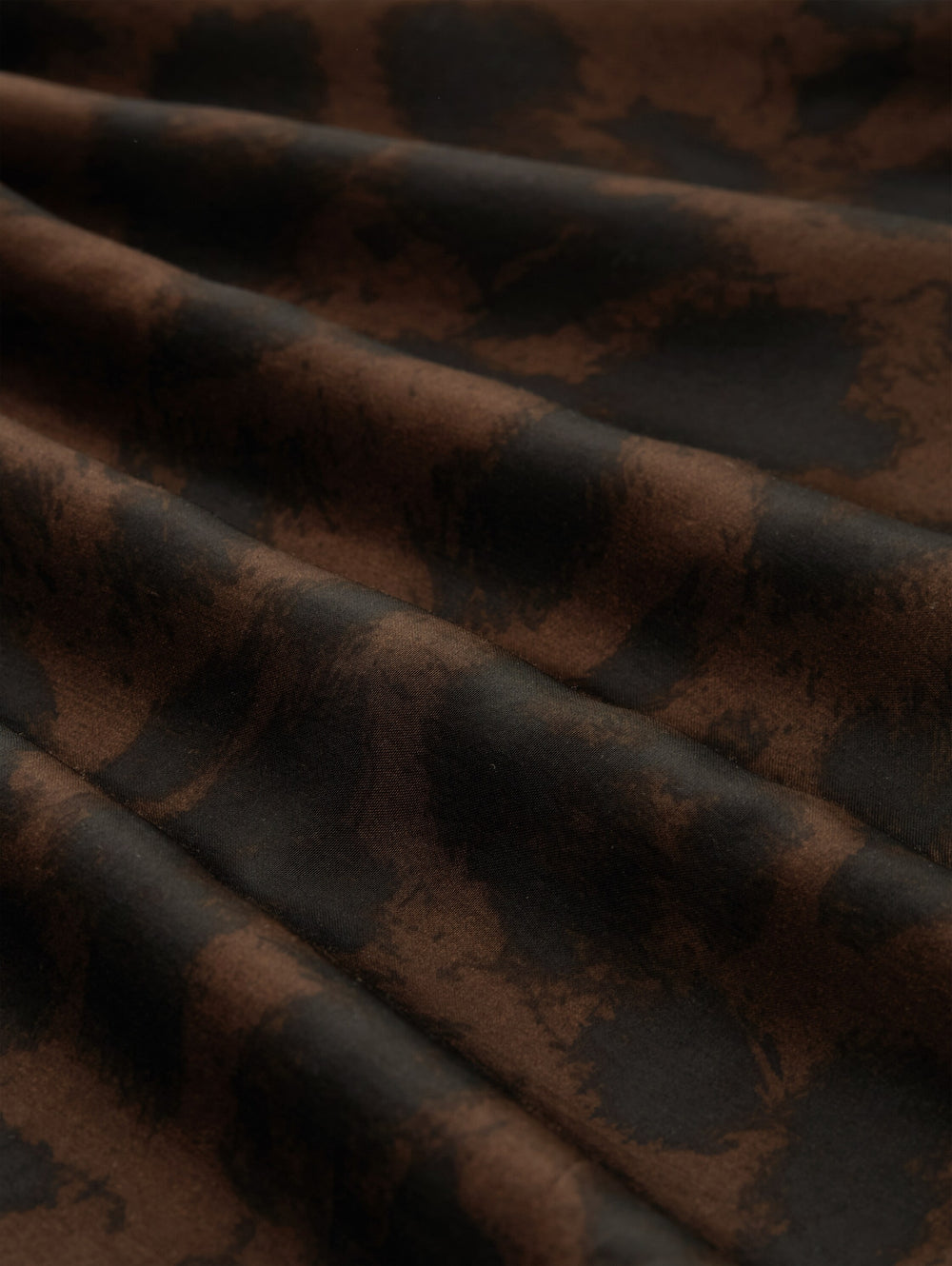 blouse with bow-tie collar, brown black big leo print 39039 Bild 2