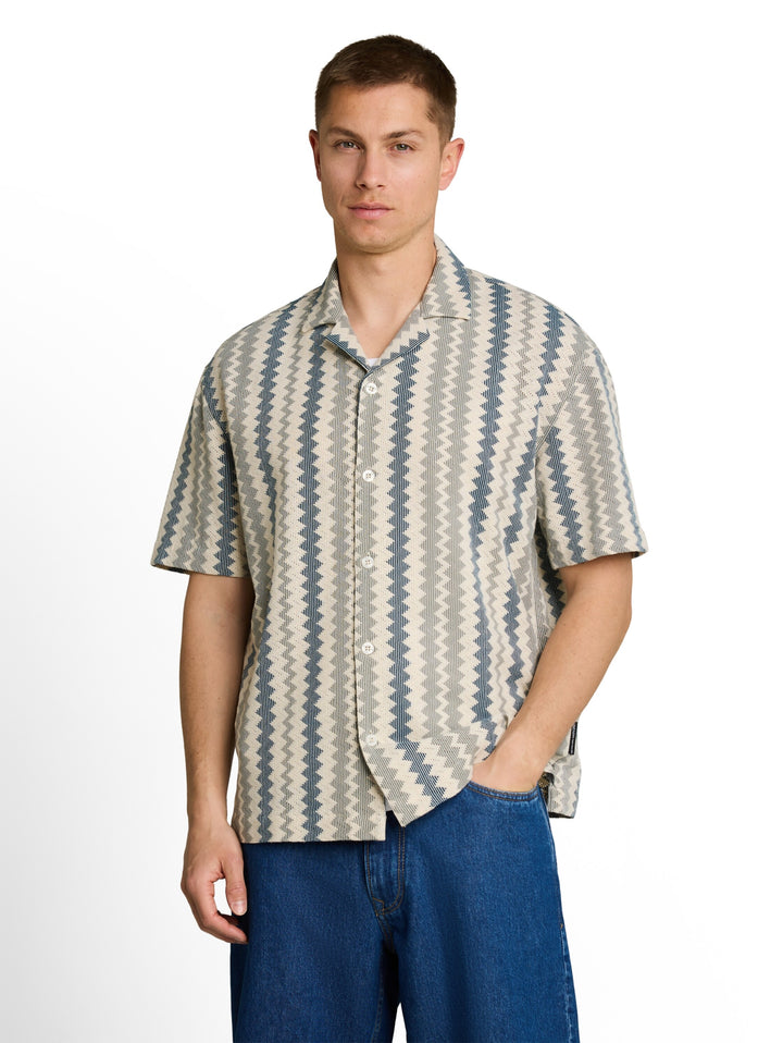loose textured crochet resort, green white zick zack stripe 40237 Bild 5
