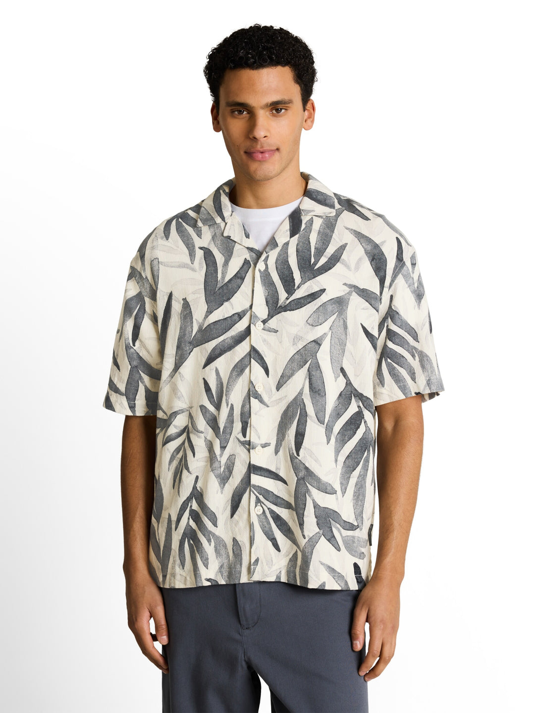 loose viscose cotton resort sh, white black watery leaf print 40507 Bild 5