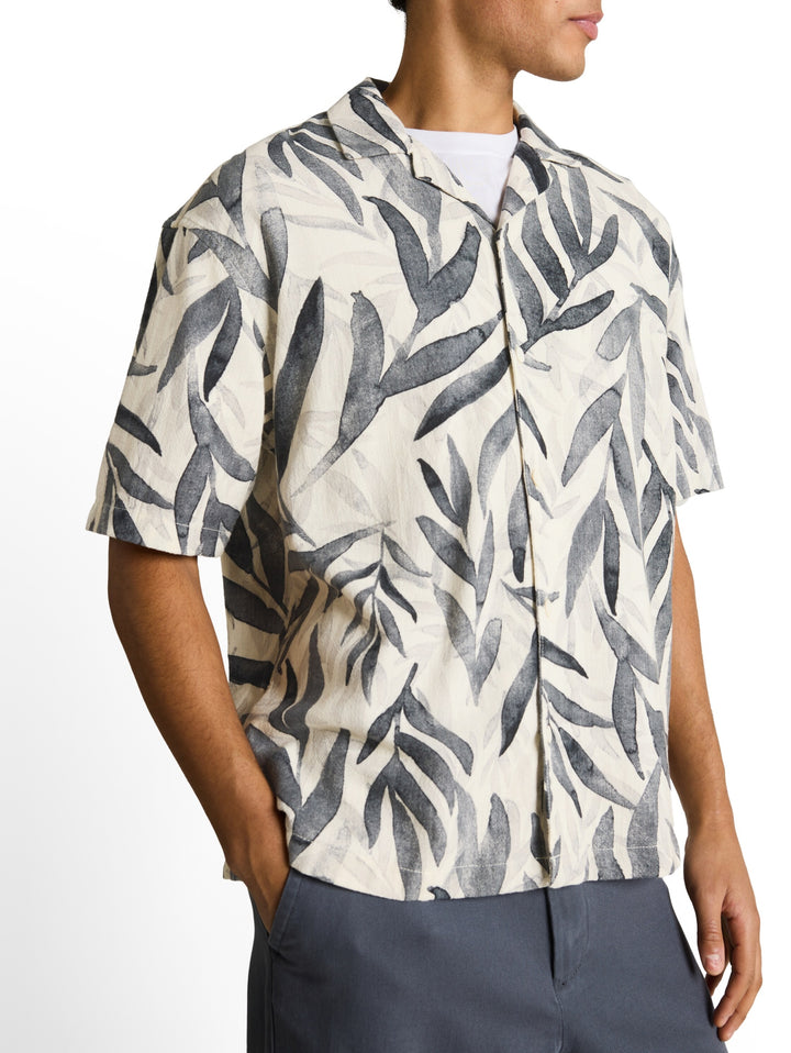 loose viscose cotton resort sh, white black watery leaf print 40507 Bild 6
