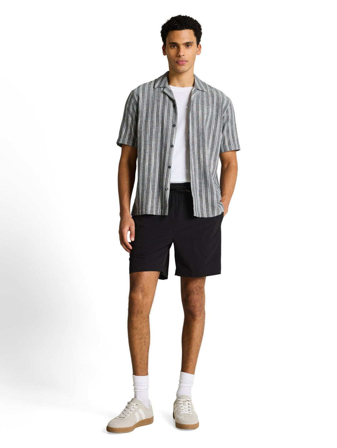 relaxed functional shorts, Black 29999 Bild 5