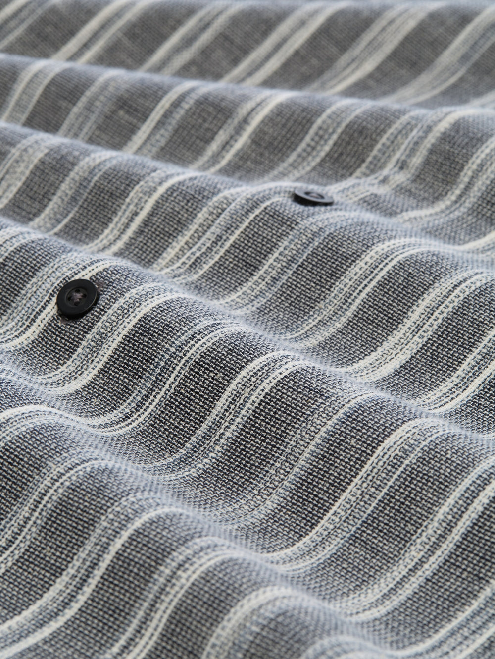 relaxed structured striped shi, black greyish stripe 39522 Bild 2