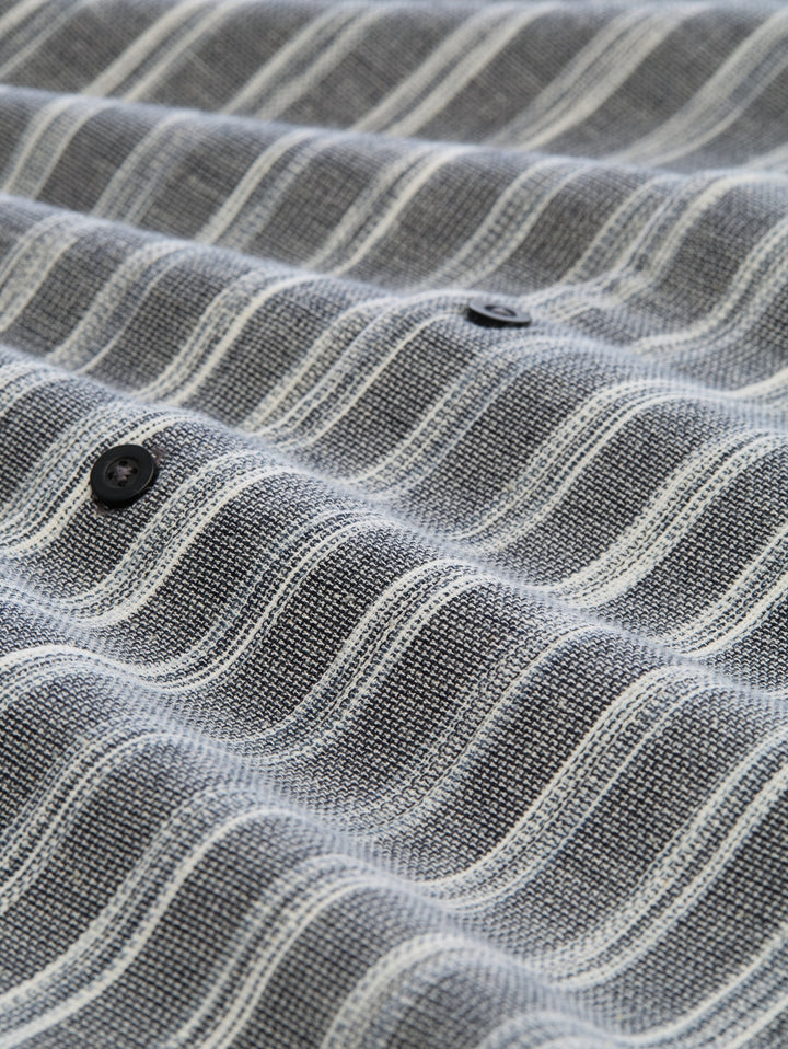 relaxed structured striped shi, black greyish stripe 39522 Bild 2