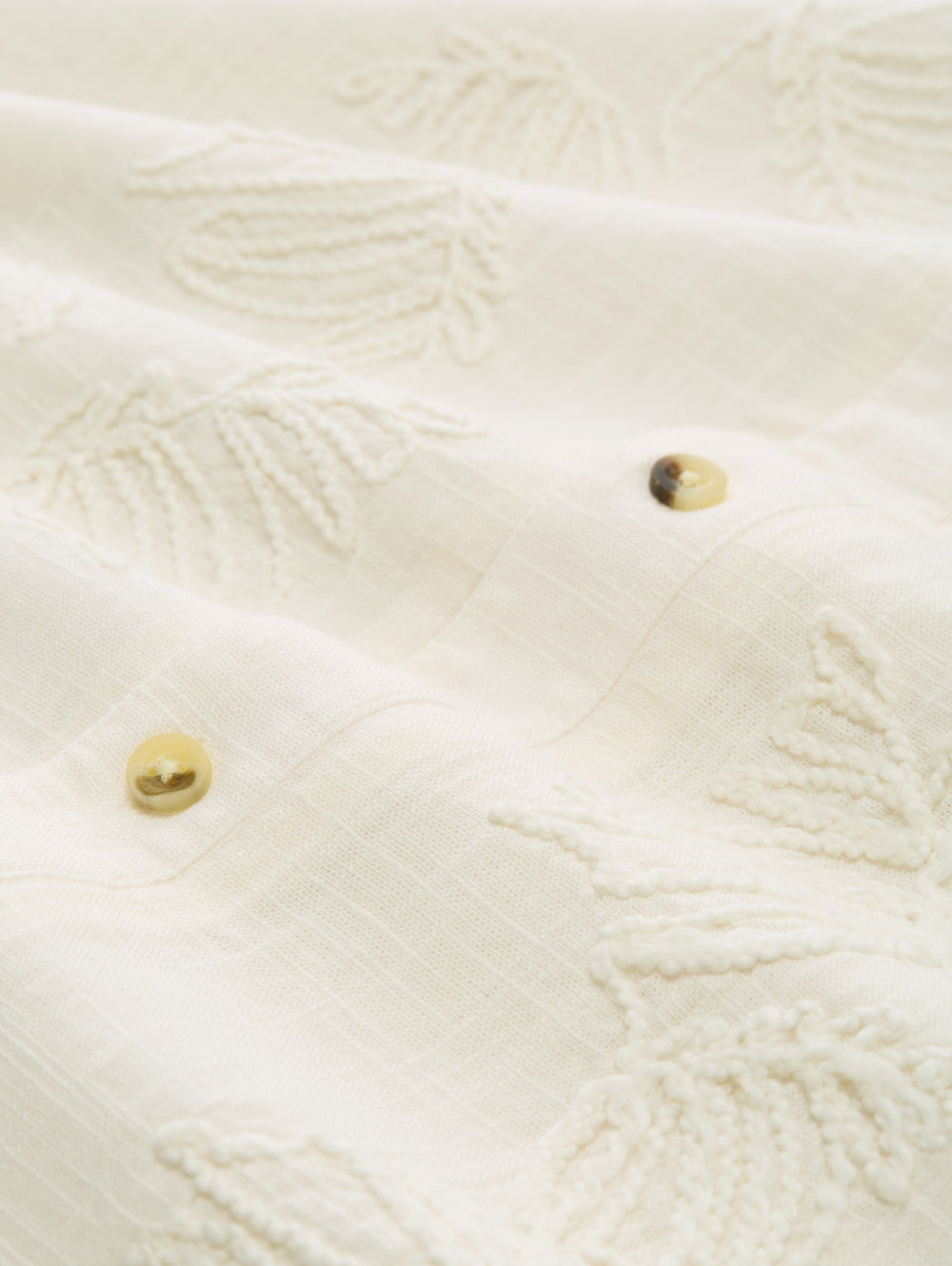 embroidered shirt, Gardenia White 10348 Bild 2