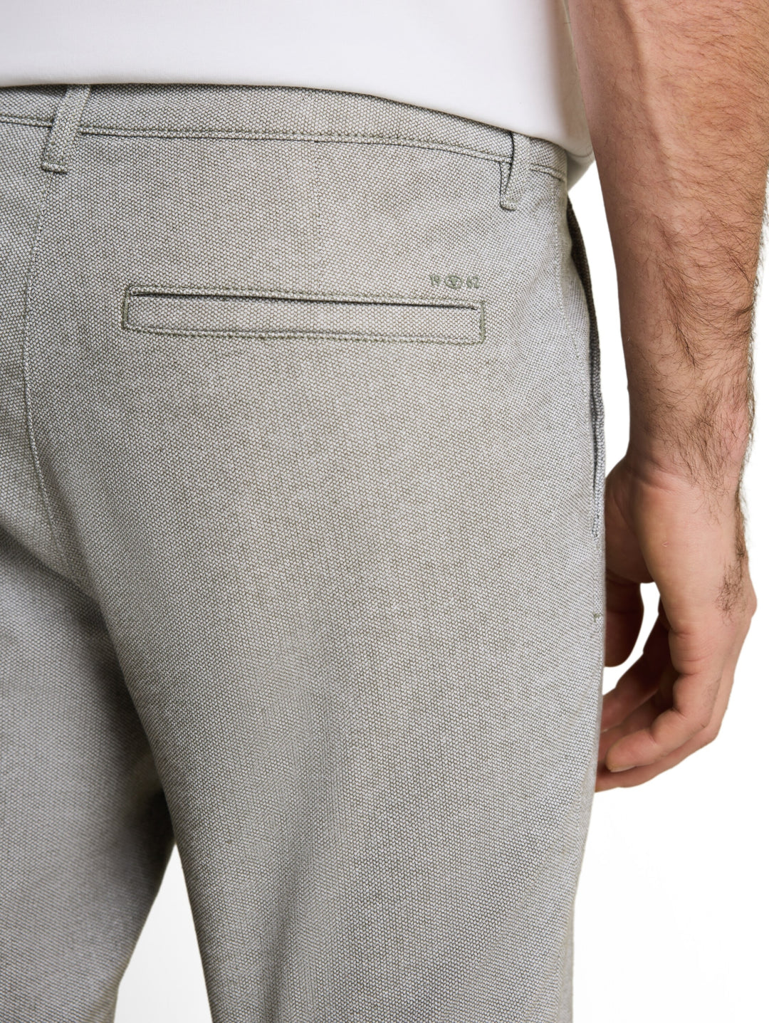 regular structured chino short, deep leaf green structure 40336 Bild 5