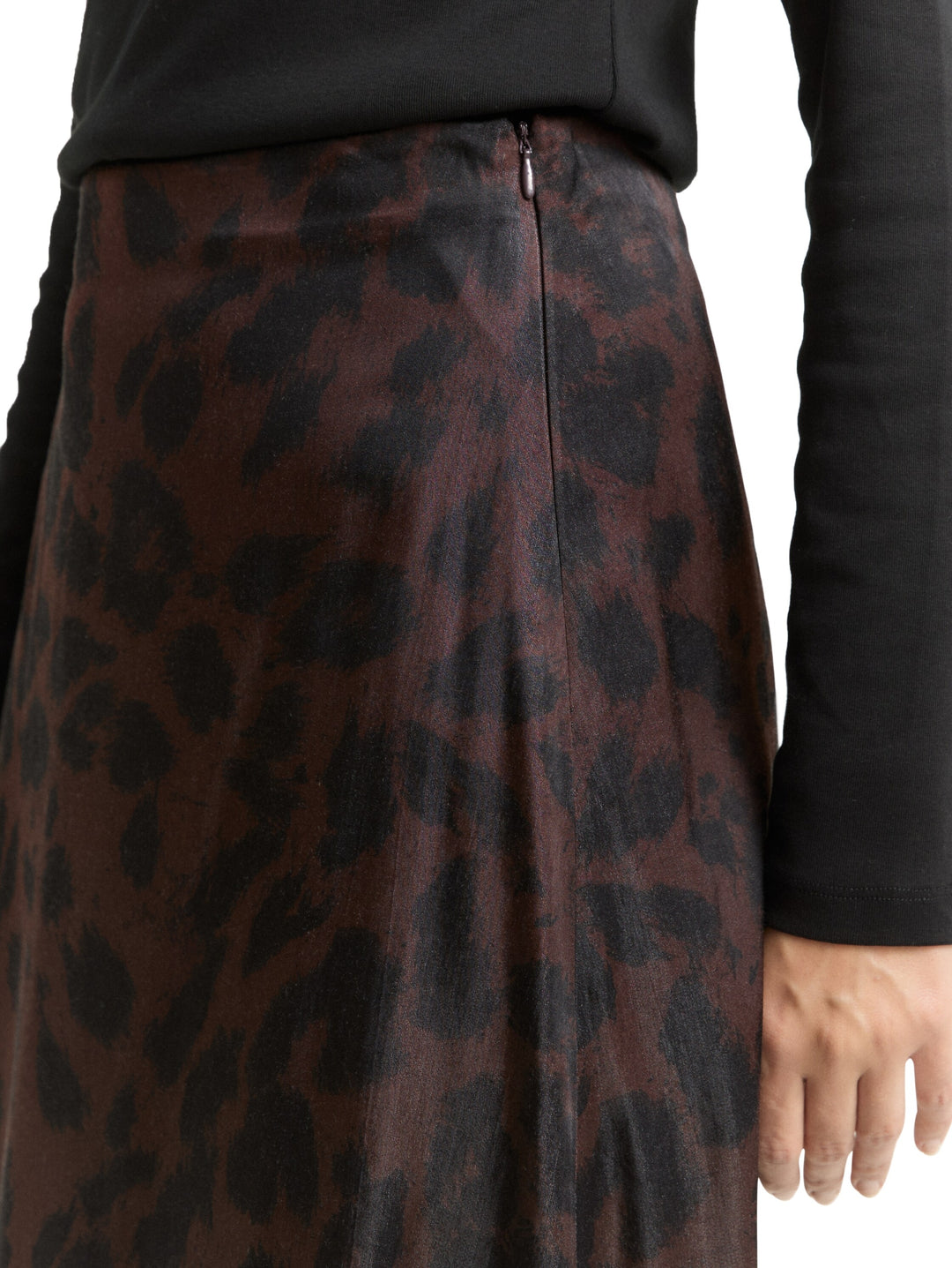 skirt satin, brown black big leo print 39039 Bild 6