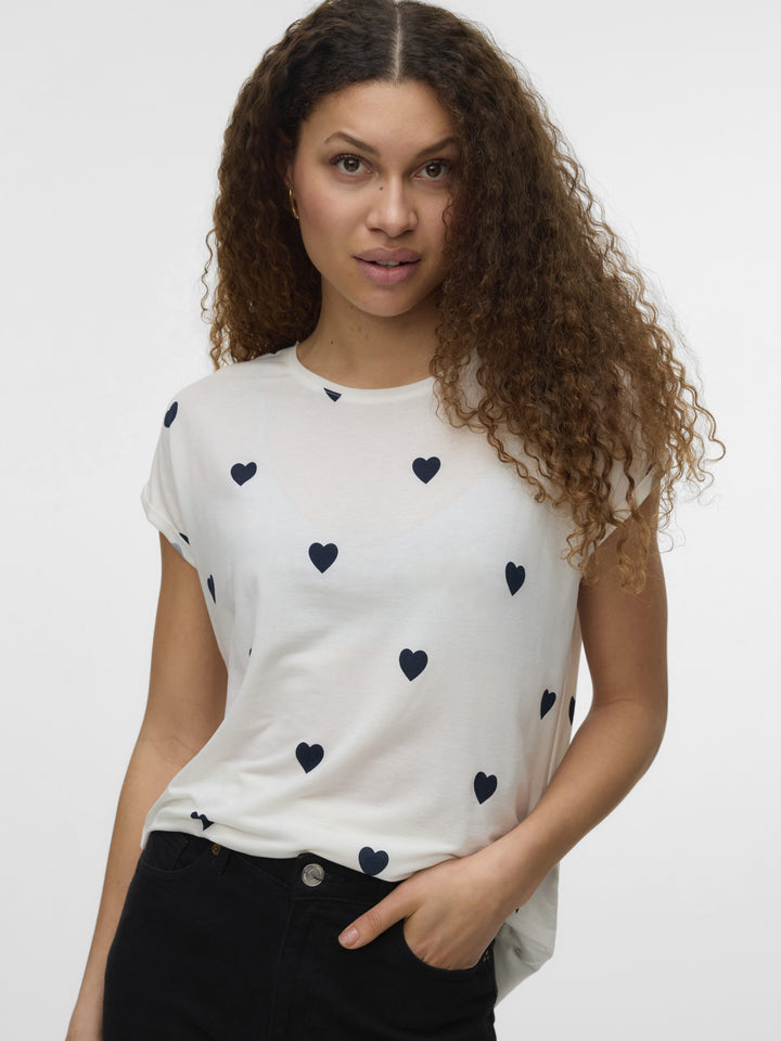 VMAVA SS TOP MULTI AOP NOOS, Snow White/NAVY BLAZER HEARTS 175598108 Bild 6