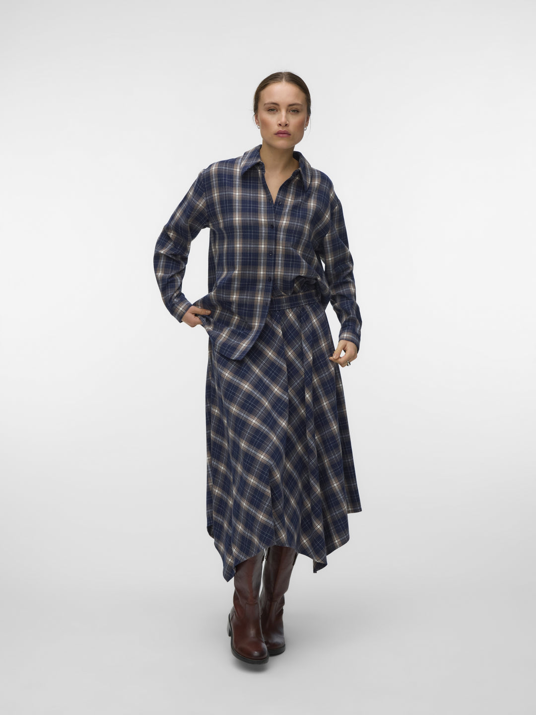 VMTILDA CHECK HW 7/8 SKIRT WVN, Navy Blazer/Fossil/snow white 188780001 Bild 3