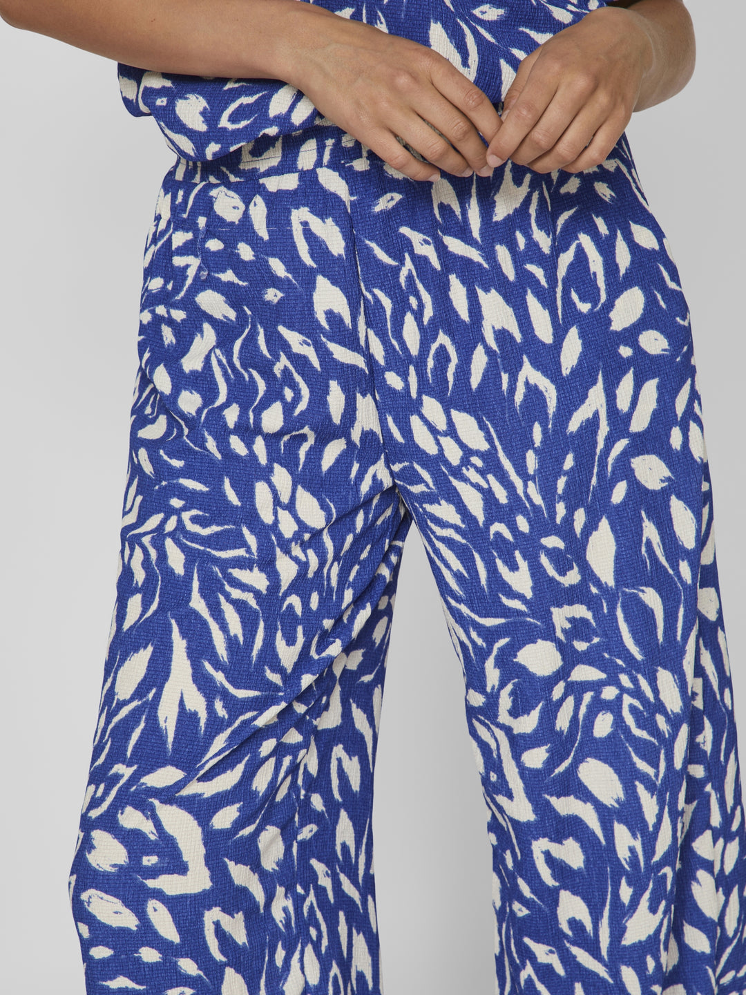 VILAYA BEA HW WIDE PANTS/DFS, Mazarine Blue/BEA EGGNOG 243676001 Bild 4